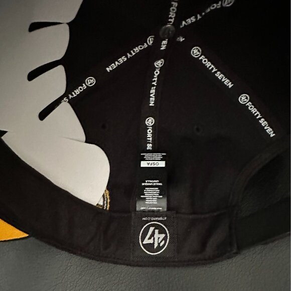 Boston Bruins 2022 Snapback Hat - Picture 8 of 9